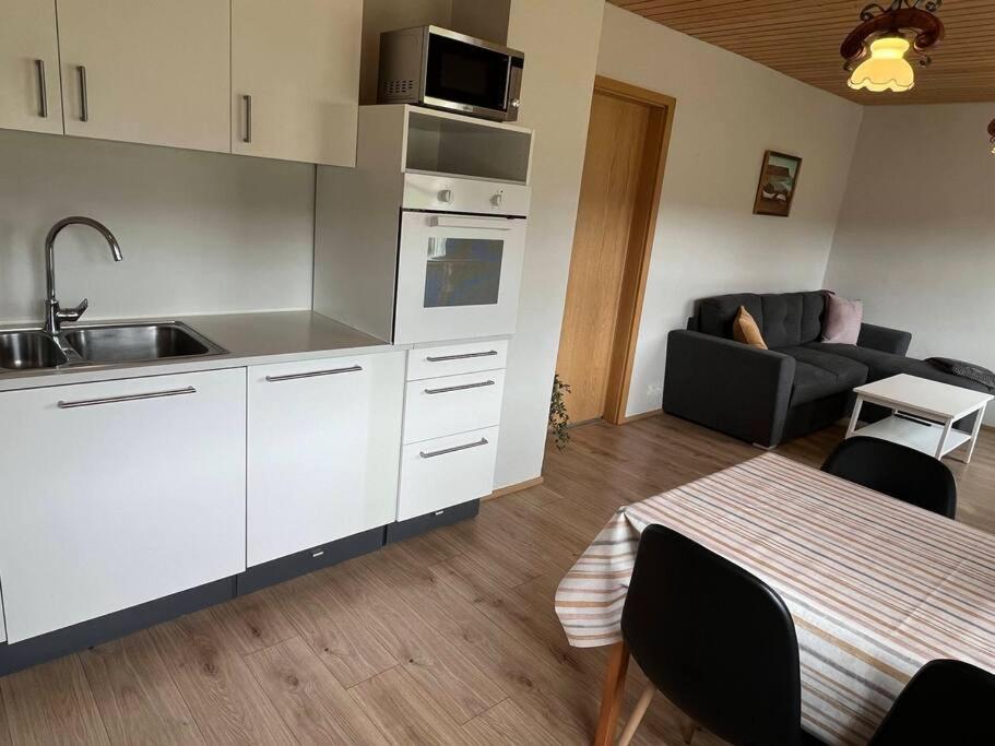 Black Valley Apartment Thoroddsstathir Exteriör bild