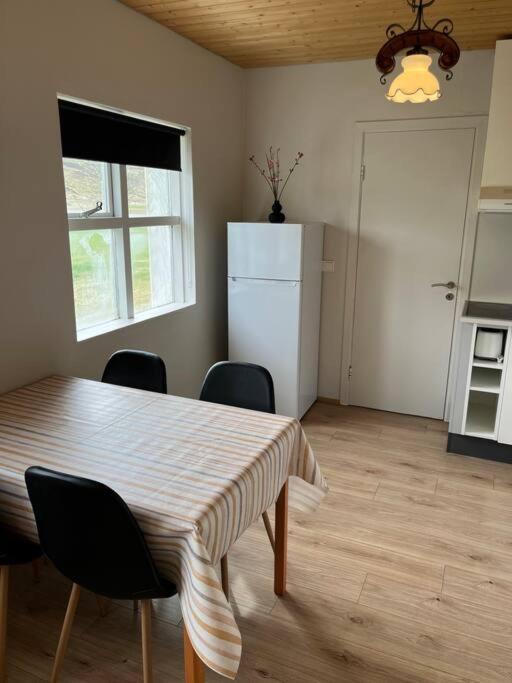 Black Valley Apartment Thoroddsstathir Exteriör bild